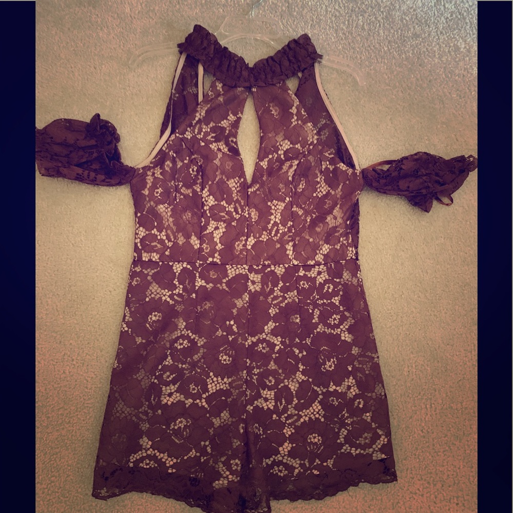 NWT Selfie-Leslie Brown/Cream lace romper sz M